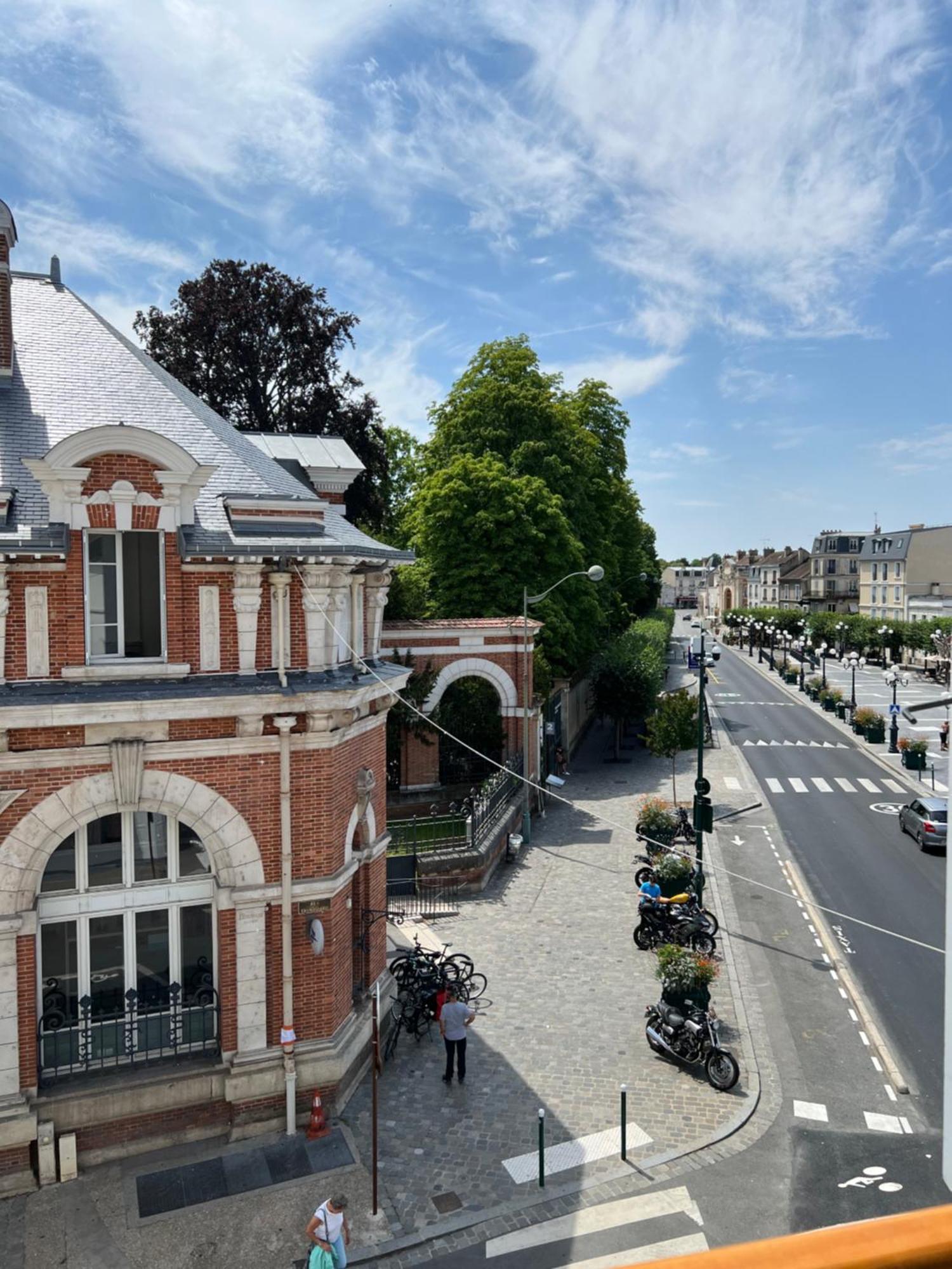 Hotel Belle Fontainebleau Bagian luar foto