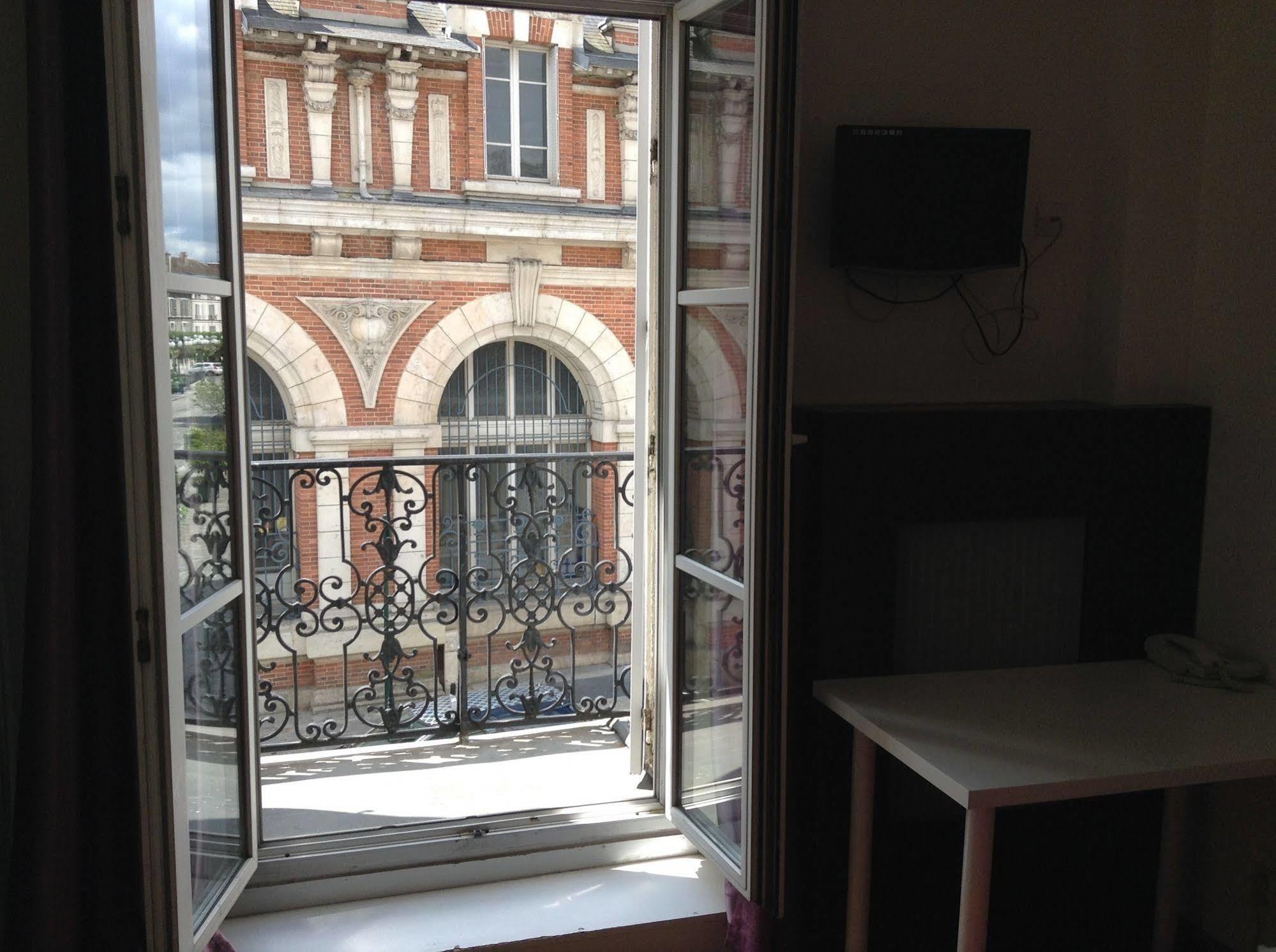 Hotel Belle Fontainebleau Bagian luar foto